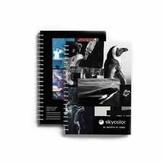CUADERNO SKYCOLOR BLACK & WHITE UNIVERSITARIO 22X29 57GRS X80H CUADRICULADO.